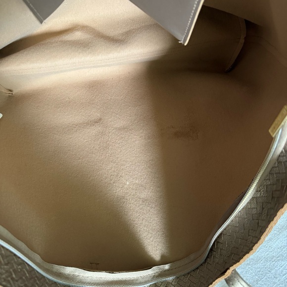 Bath and body Works gold woven leather weekender/beach tote bag - Picture 5 of 5